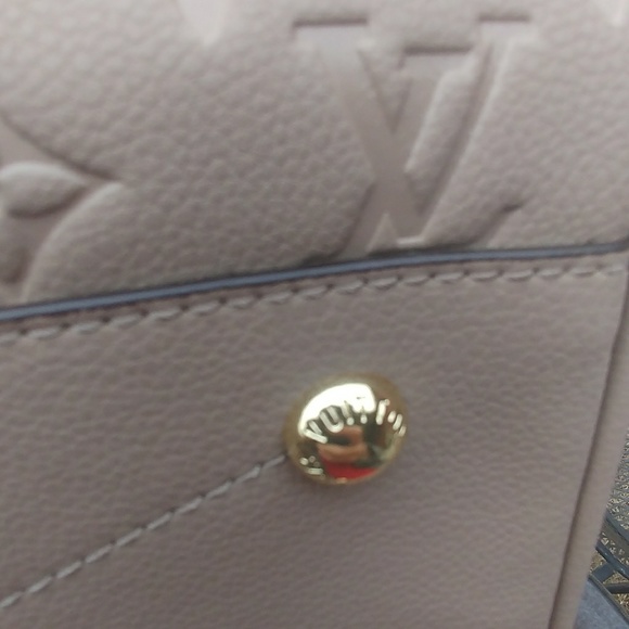 Meet your Posher, Kim - Picture 2 of 2